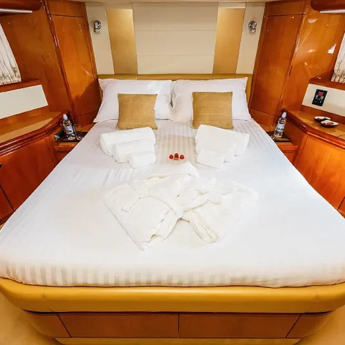 Ferretti 760 interior