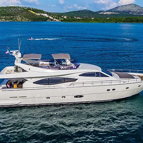 Ferretti 760